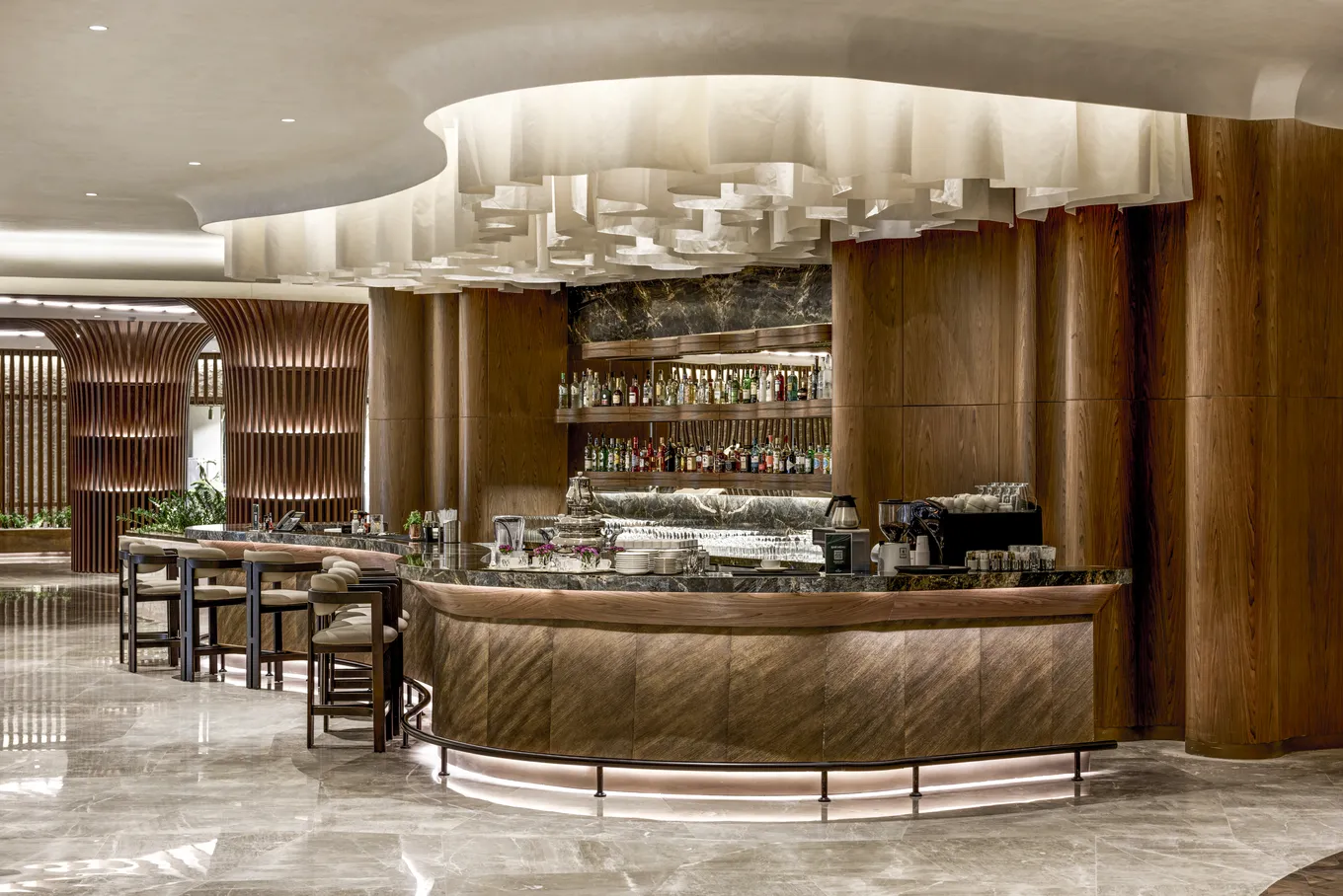 Agora Bar Regnum The Crown