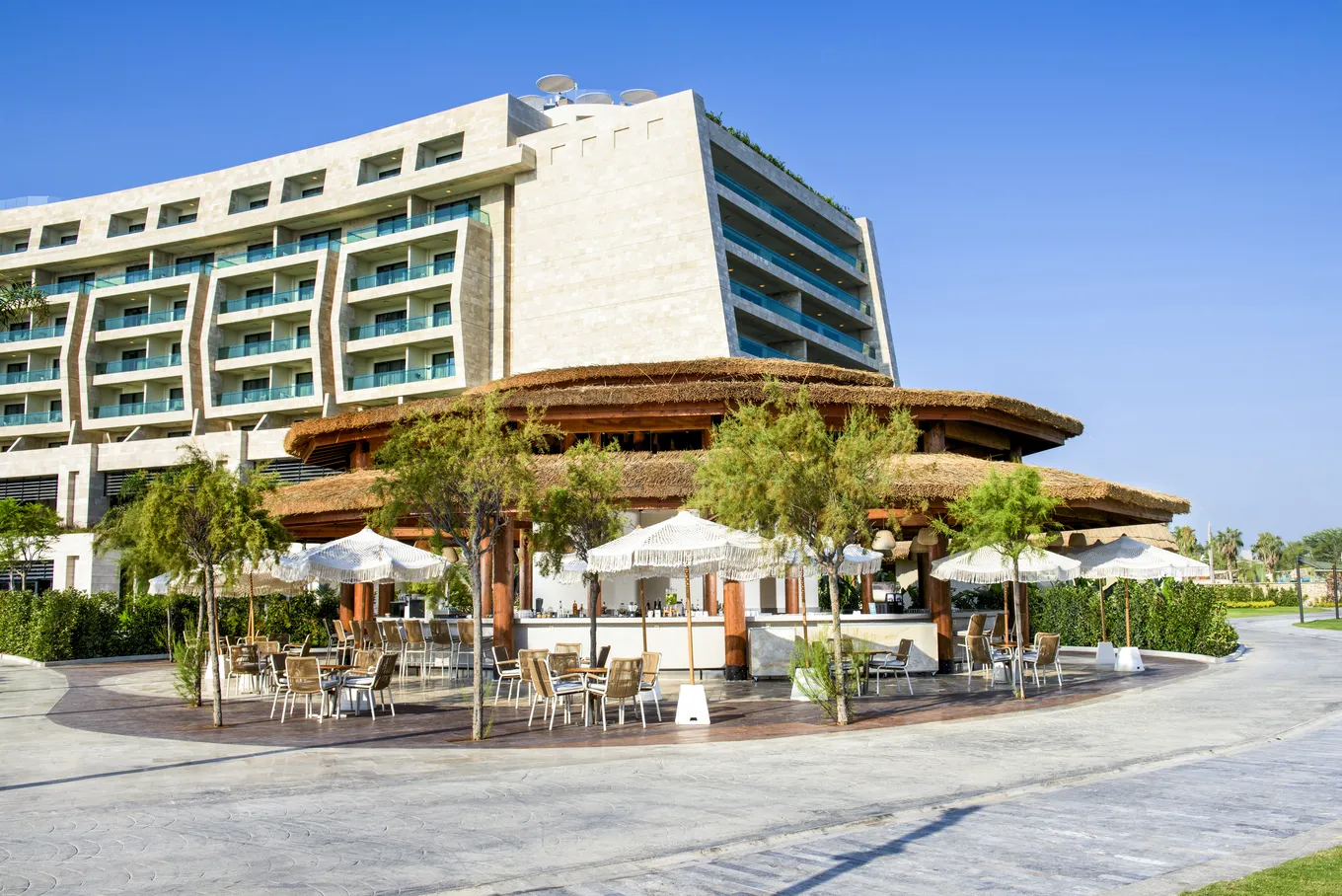 Sandy Beach Bar Regnum The Crown