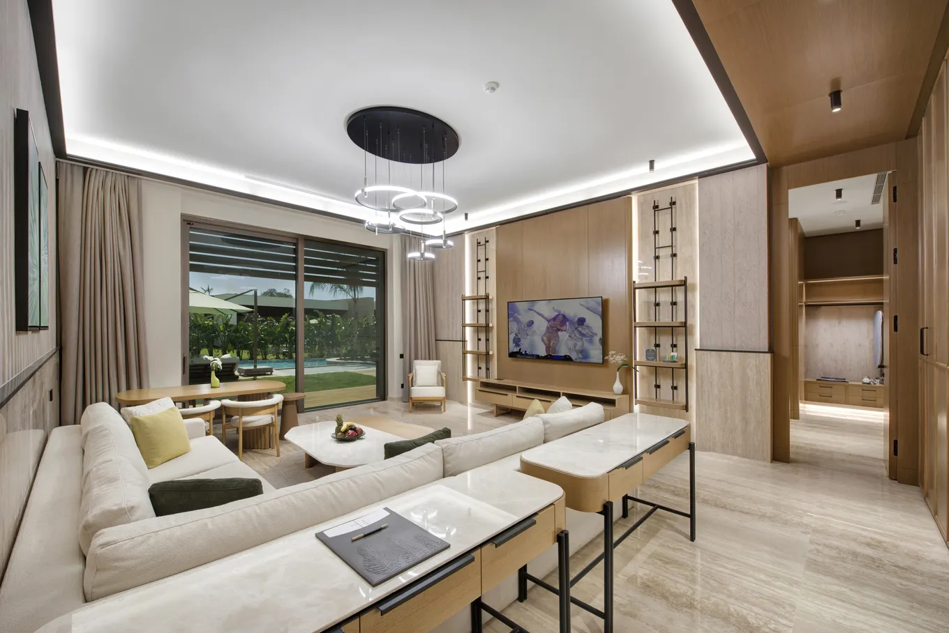 Amber Lagoon Villa — у лагуны